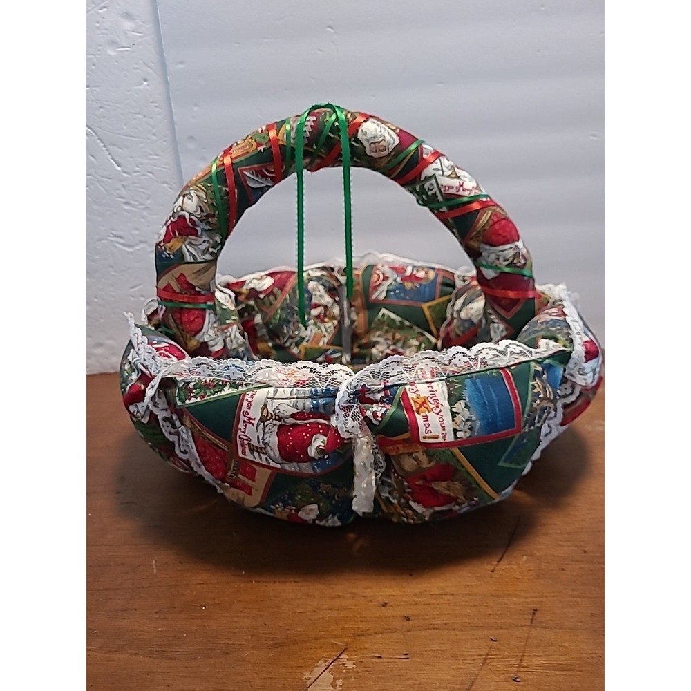 Vintage Handmade Quilted Christmas Basket Cotton & Lace Santa‎ Claus 13"x10"